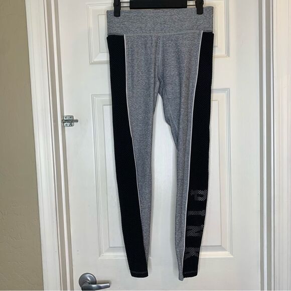 PINK Victoria’s Secret Ultimate Leggings Gray and Black Size Small - Picture 1 of 9